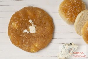 HAMBURGUESA 100%  POLLASTRE AMB ROQUEFORT ( sense conservants ni  gluten) - Disponible Sarrià de Ter 