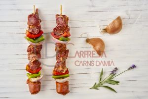 PINXO DE PORC AMB XIMIXURRI ( Article disponible a Sarrià de Ter )